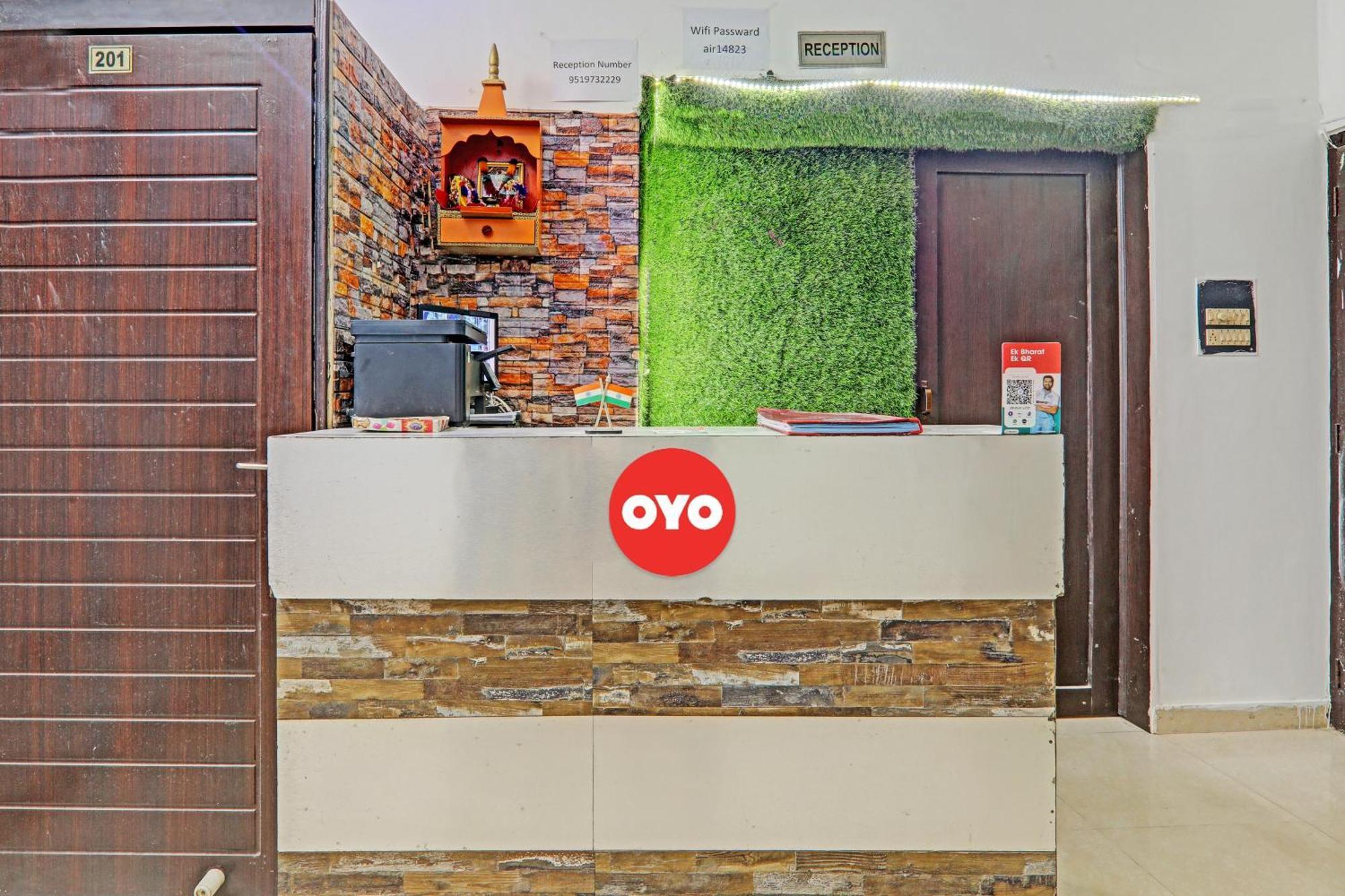 Hotel O Cz Inn Λάκναου Εξωτερικό φωτογραφία